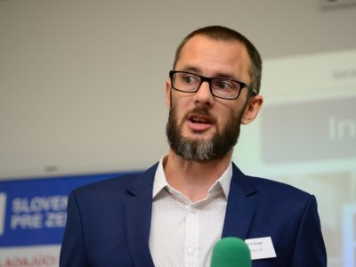 Zelené a zdravé. Také by mali byť naše kancelárie