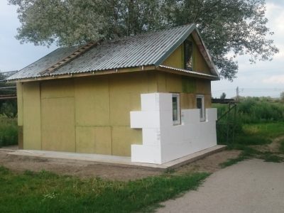 Skupina VSE Holding pomáha pri výstavbe domčekov pre ľudí bez domova