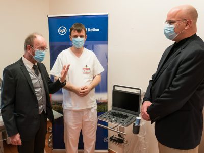 Hutníci pomohli zdravotníkom i pacientom