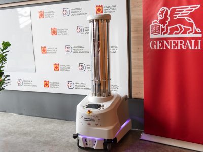 Poisťovňa Generali darovala piatim slovenským nemocniciam špičkové germicídne UVD roboty