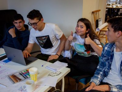 Dobrovoľníci z Accenture sa zapojili do rozvojového programu pre stredoškolákov organizácie I AMbitious